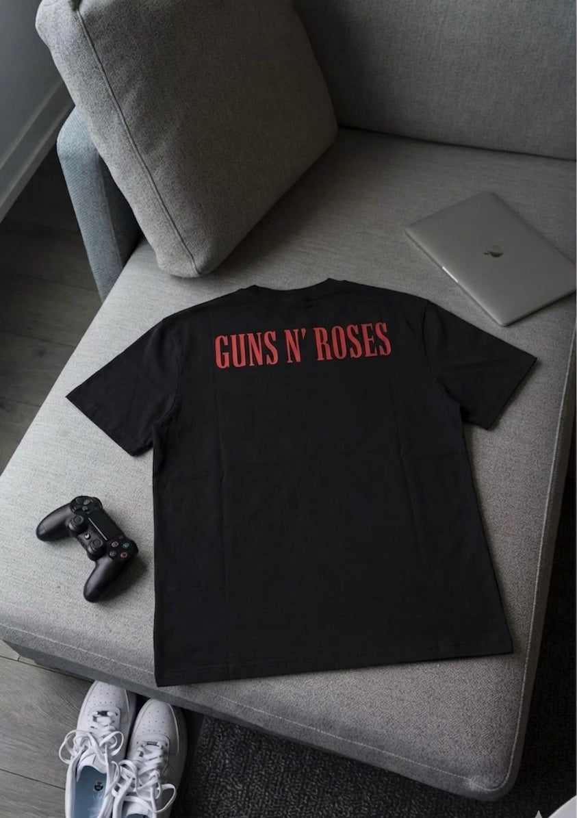 تيشيرت GUNS N' ROSES اسود , قالب طبيعي •