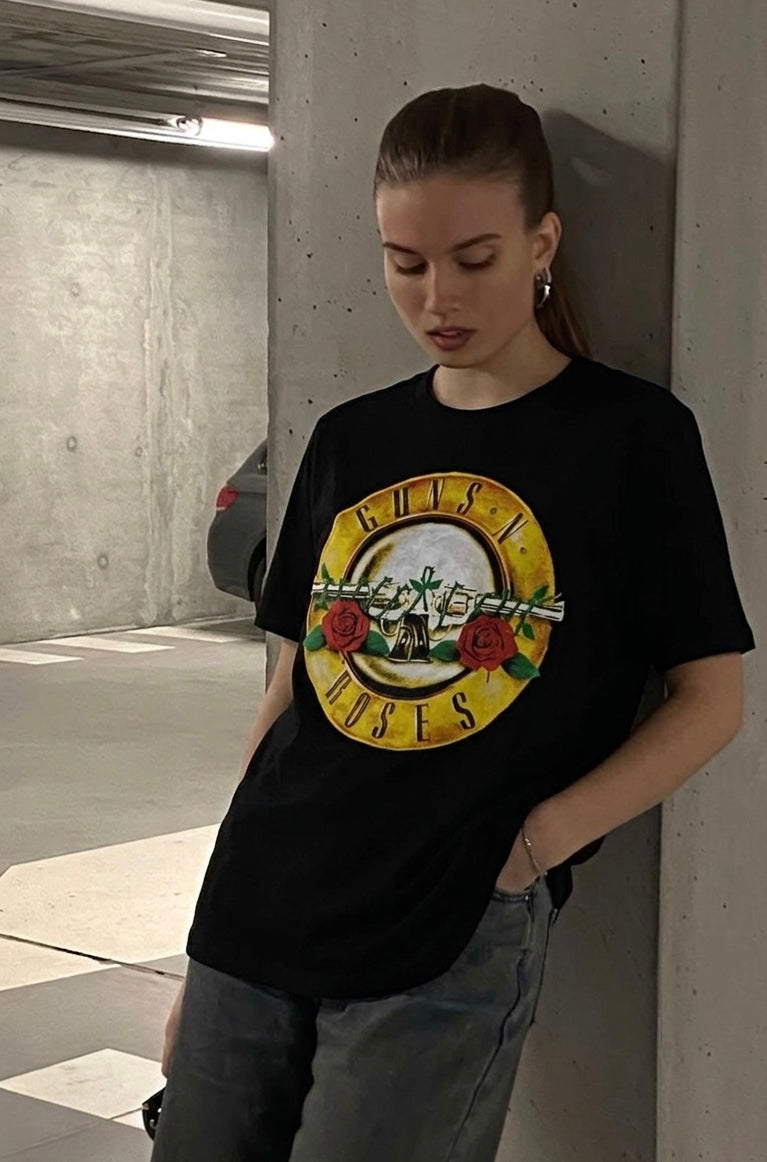 تيشيرت GUNS N' ROSES اسود , قالب طبيعي •
