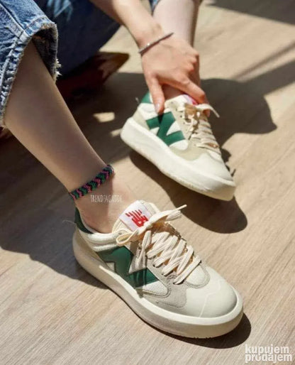 حذاء نيو بلانص 302 بيجي واخضر ,قالب صغير (القياسات بين 36>40)