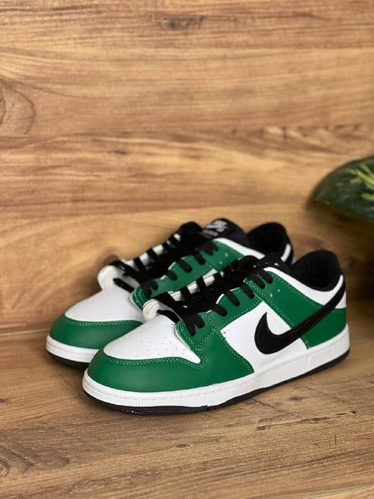 SB Nike حذاء نايك اخضر وابيض ناصي ,قالب طبيعي