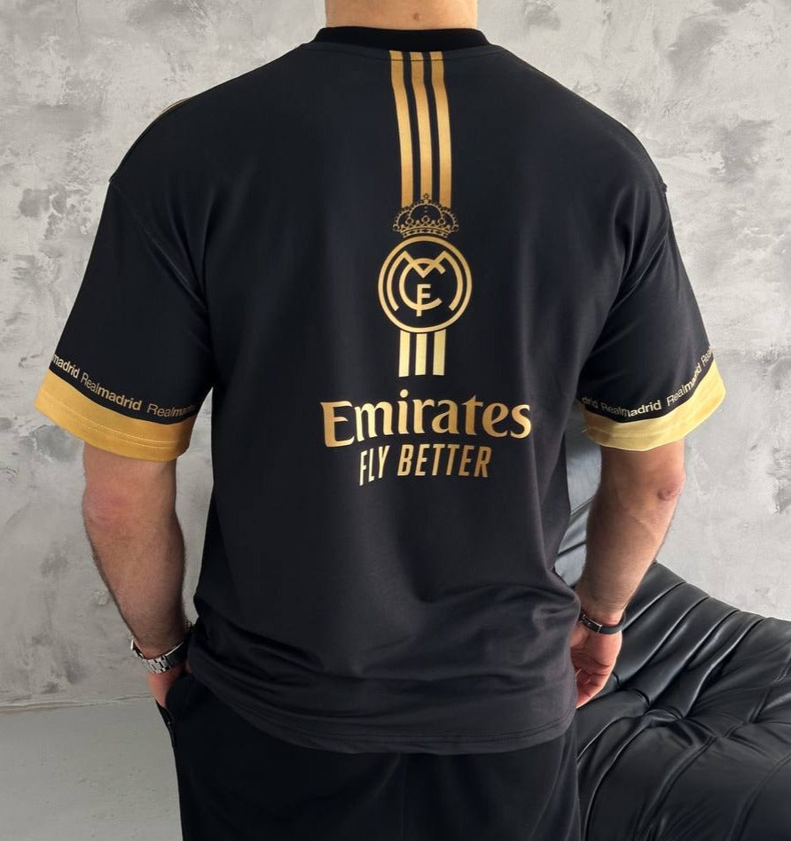 تيشيرت ريال مدريد باشرطة ذهبية ,قالب كبير ✅