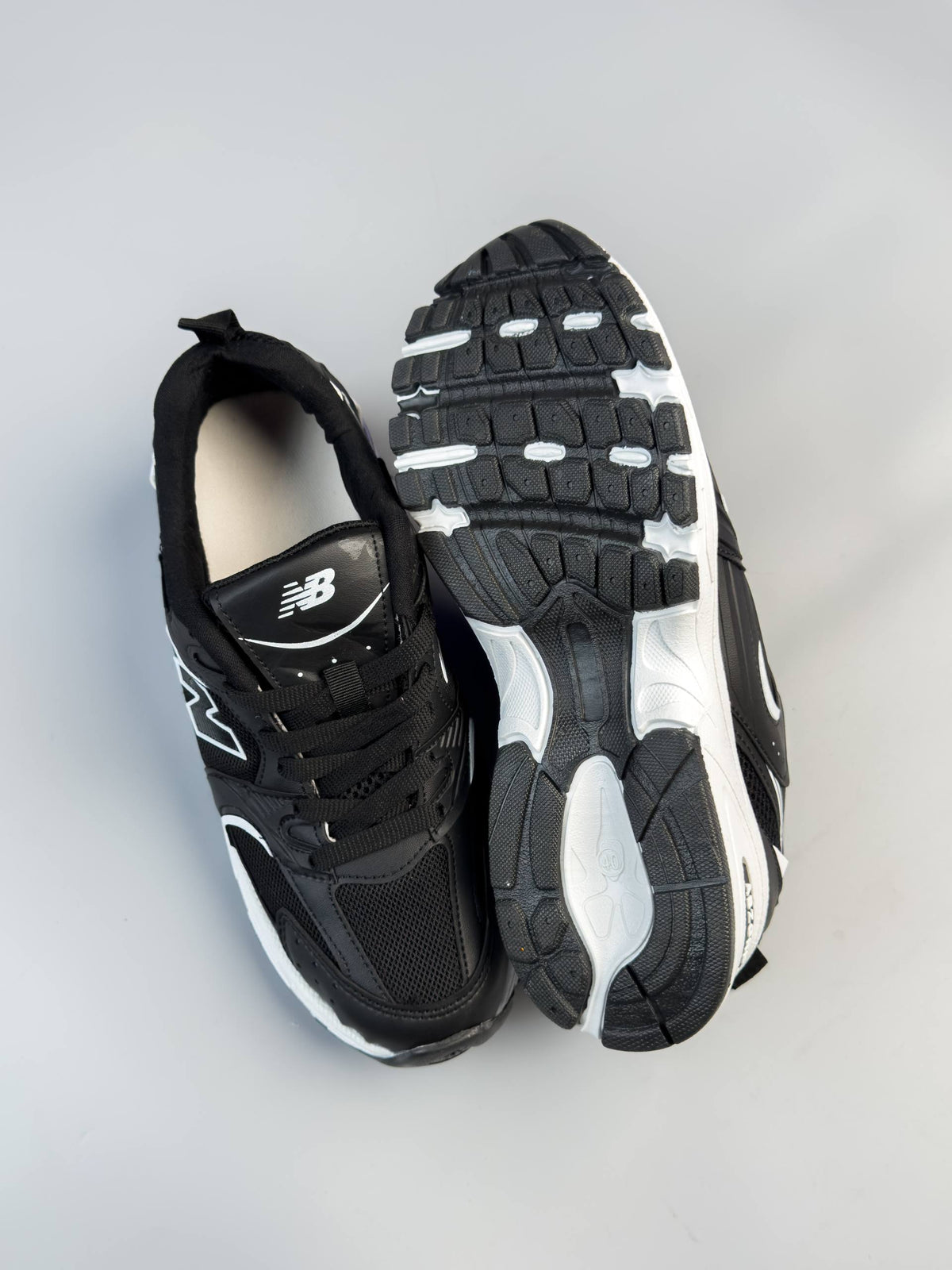 حذاء نيو بلانص رياضي  ,قالب طبيعي (القياسات بين 36>44) New Balance 530